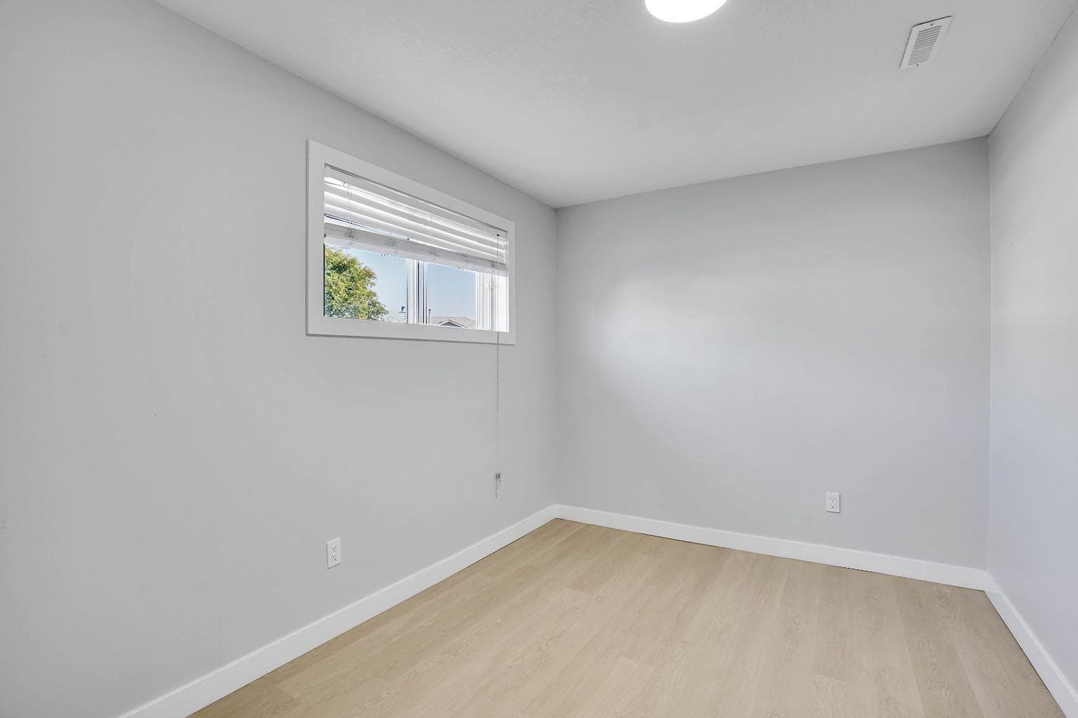 39 Ventura Road NE