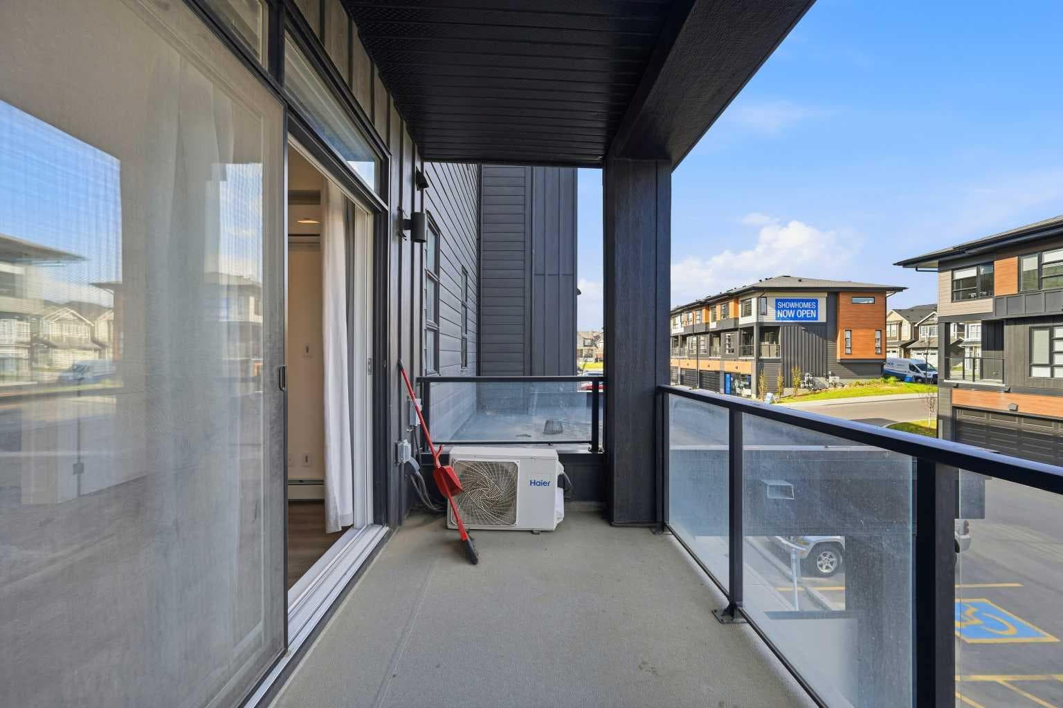2212, 55 Lucas Way NW