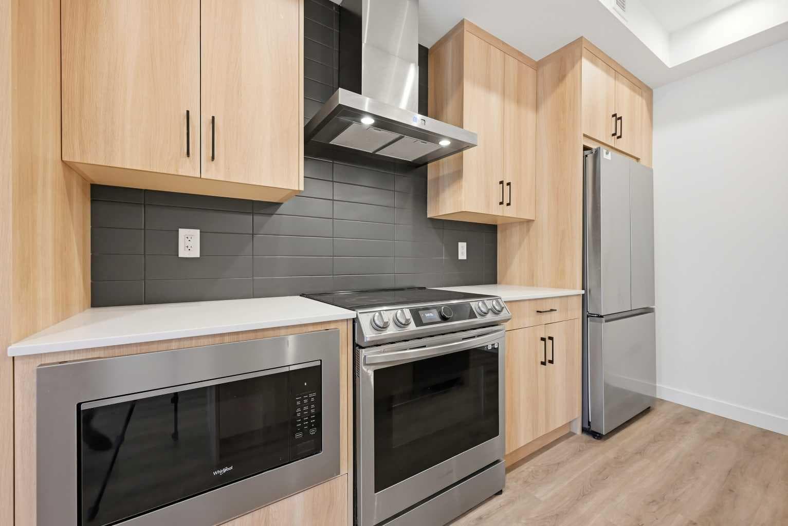 2212, 55 Lucas Way NW