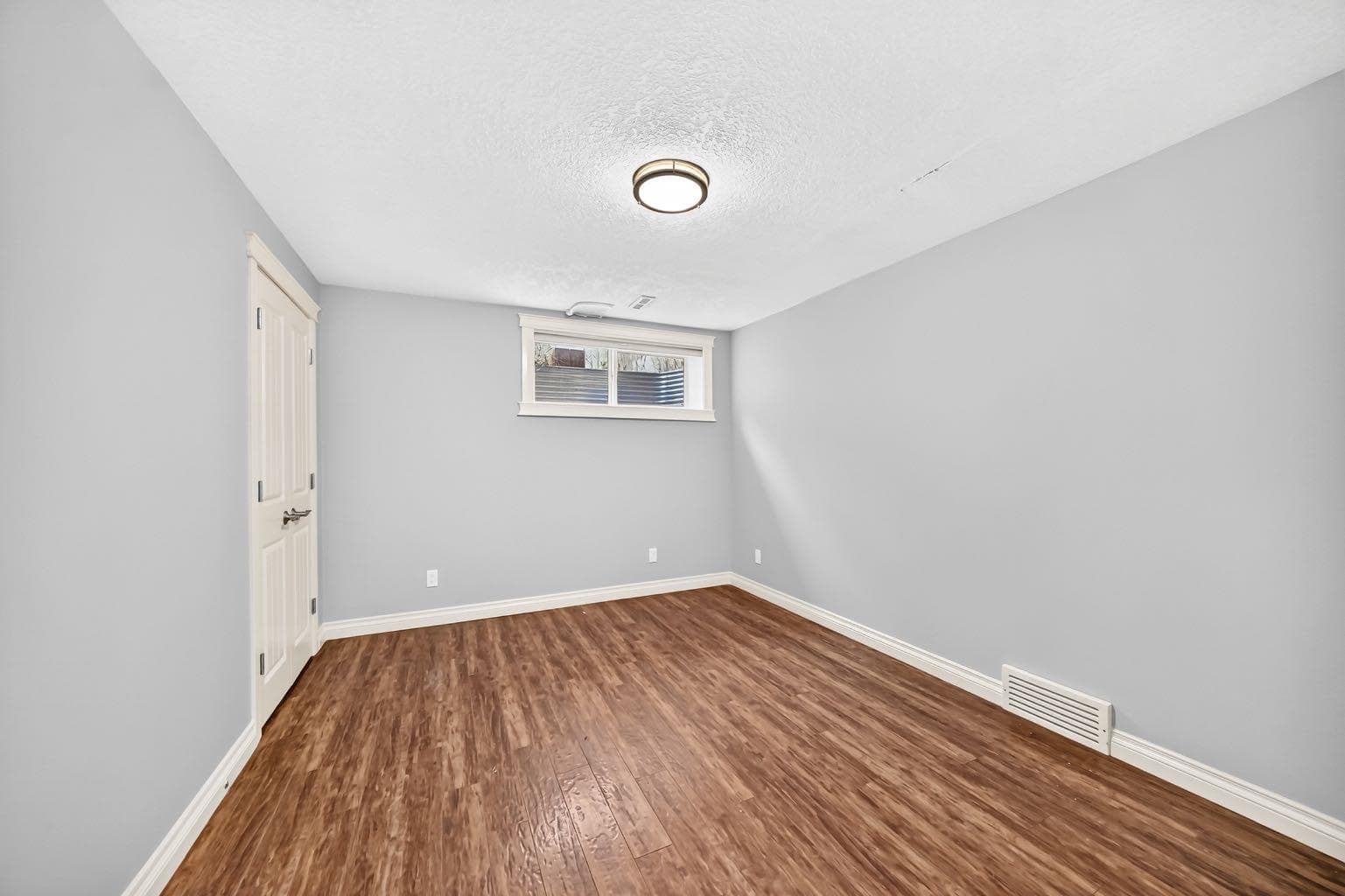 188 Magenta Crescent 