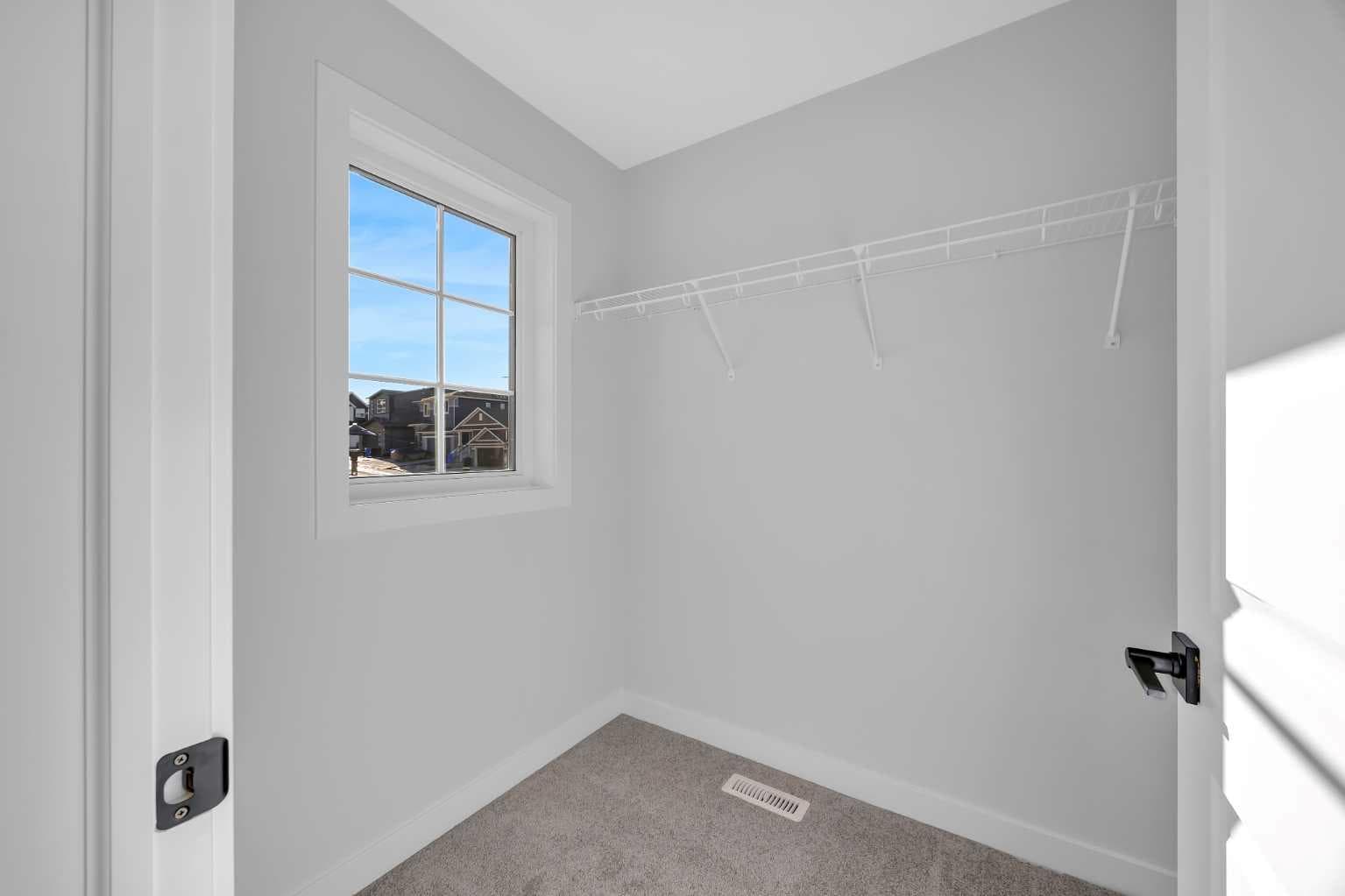26 Versant Path SW