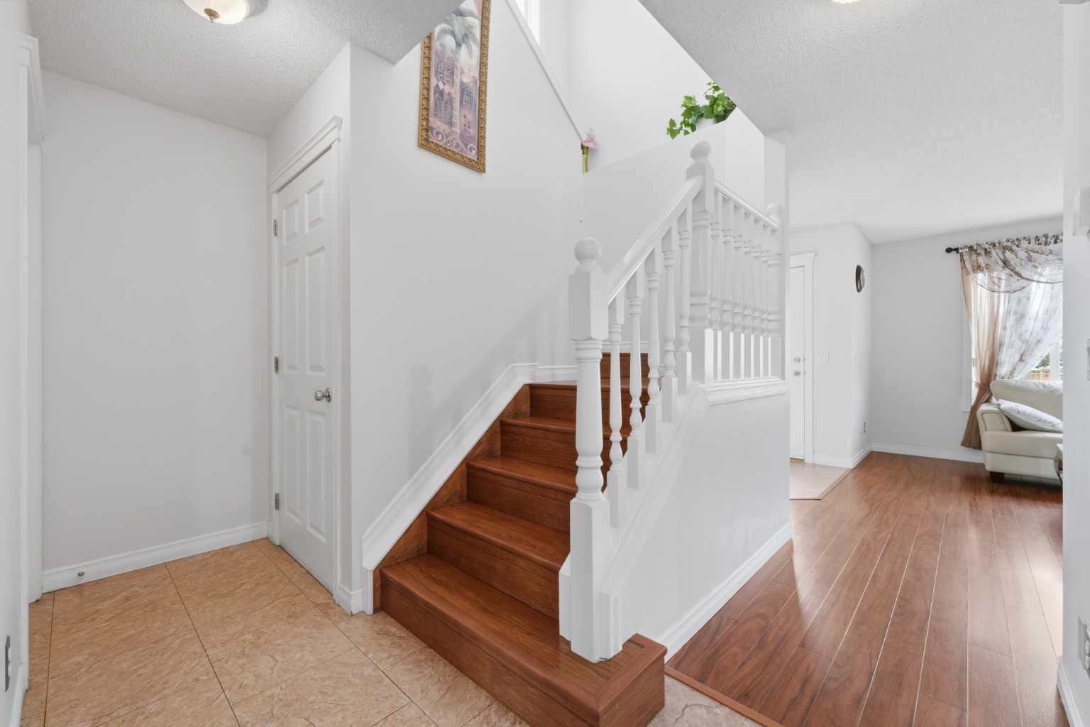 269 Tarington Close NE
