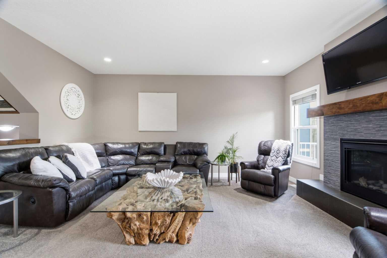 300 Aspenmere Way 