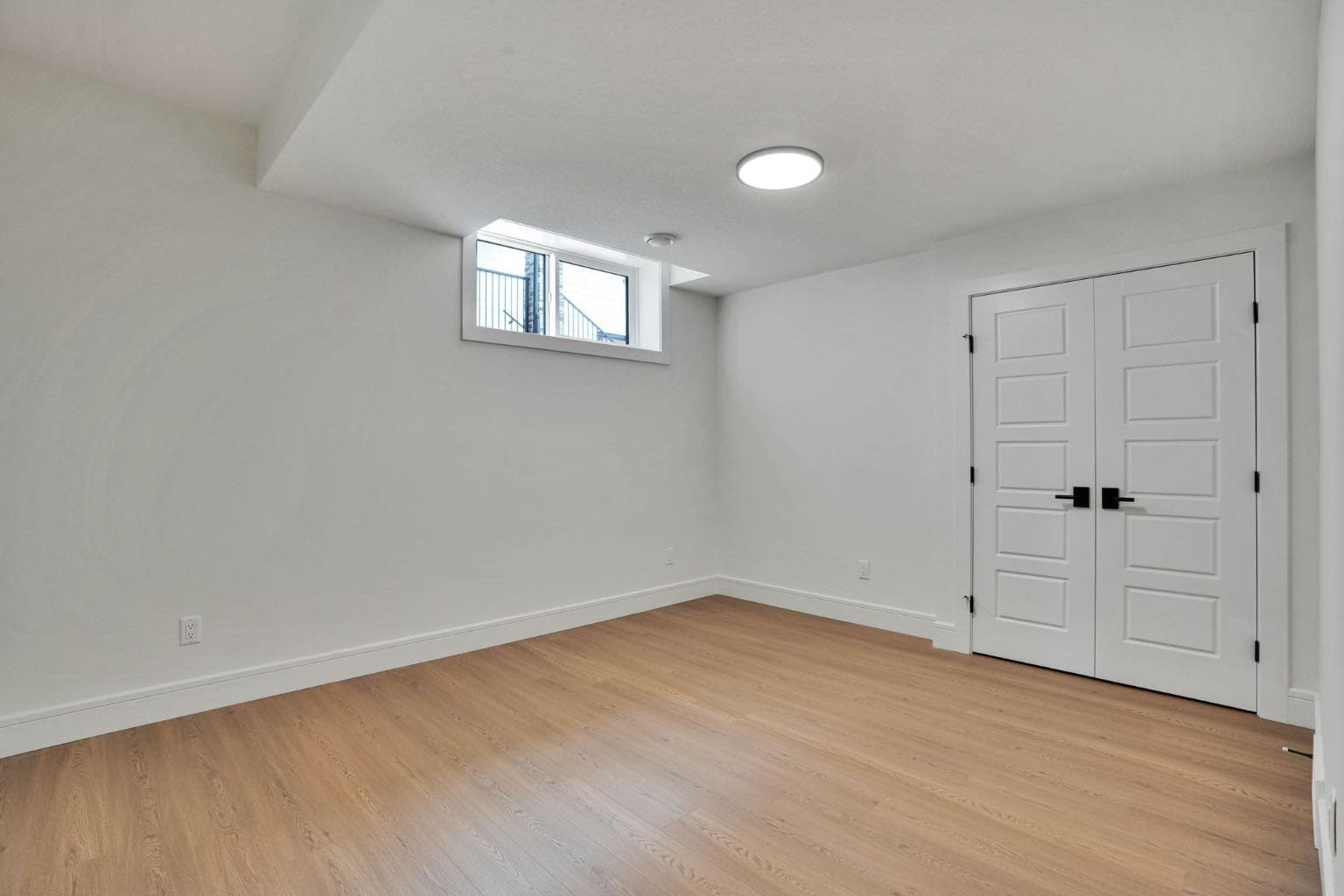 952 SOUTH SHORE Terrace 