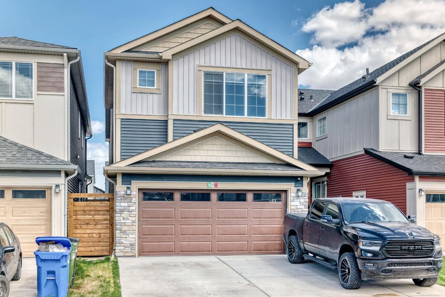 216 Homestead Grove NE