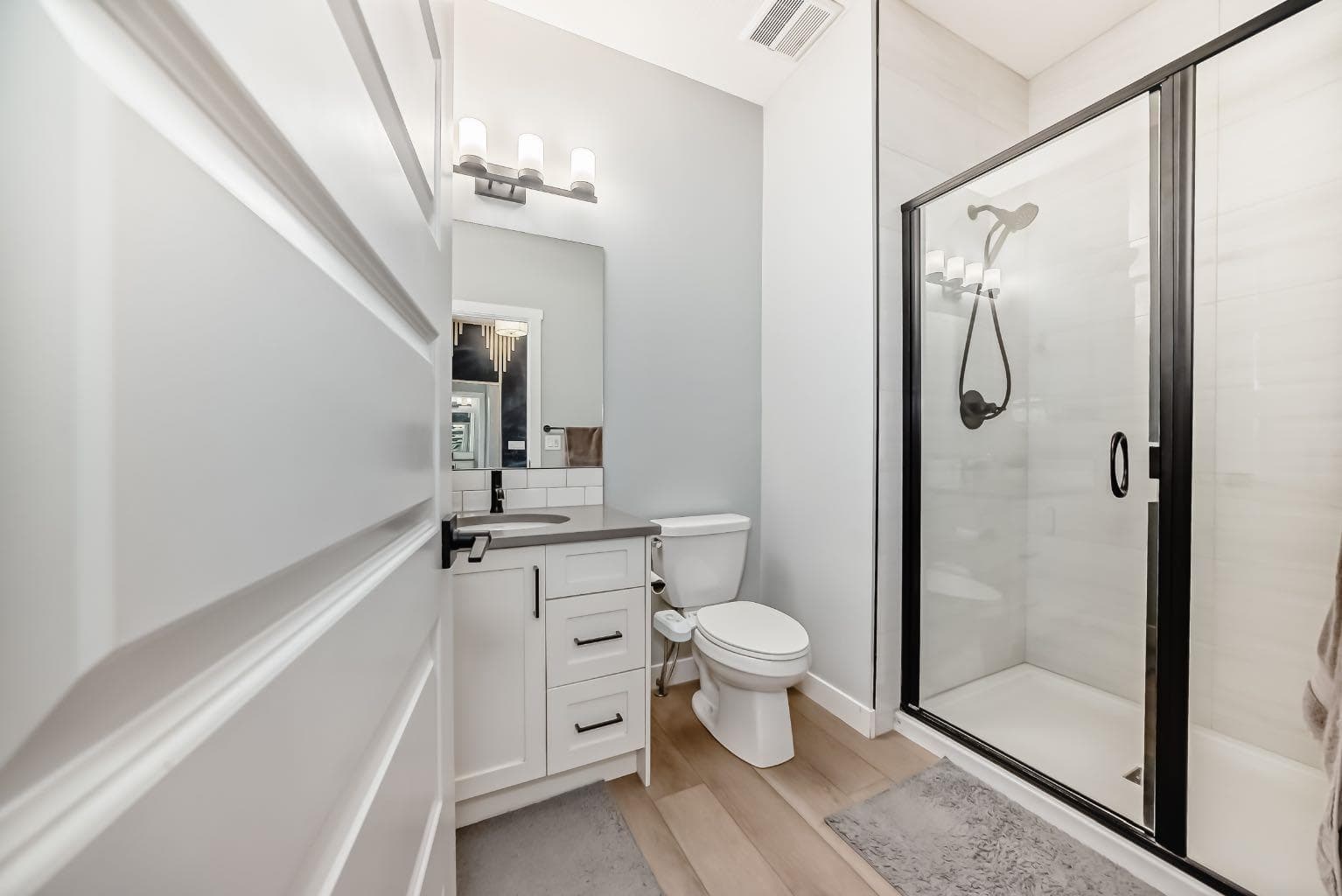 216 Homestead Grove NE