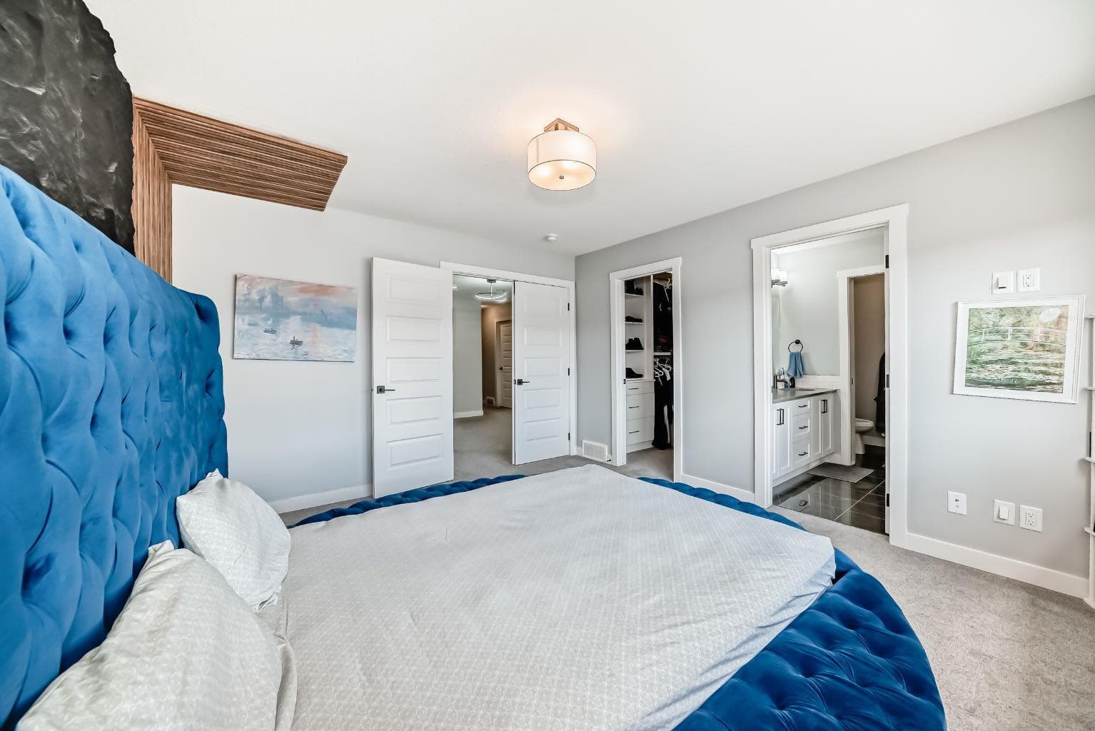 216 Homestead Grove NE