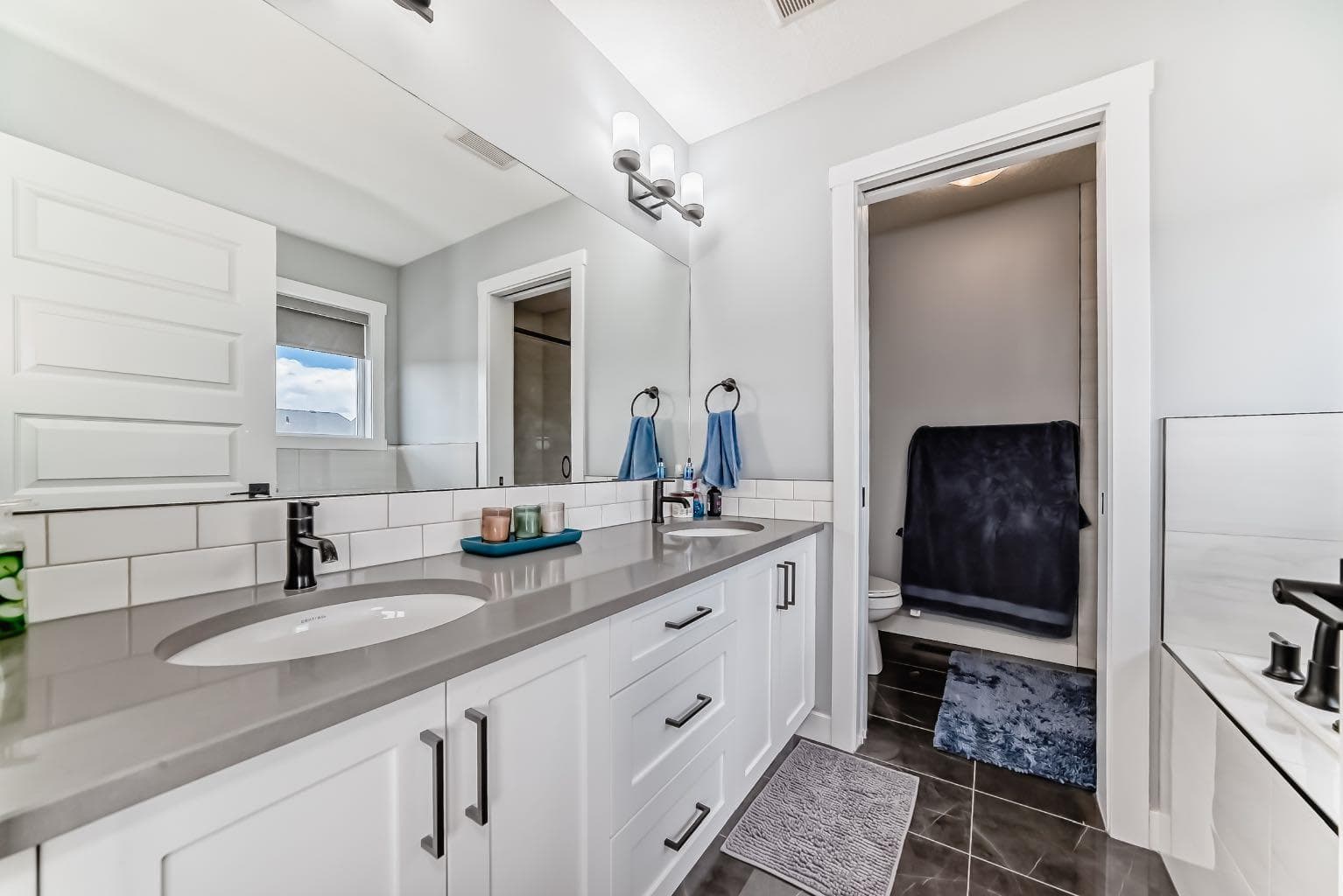 216 Homestead Grove NE