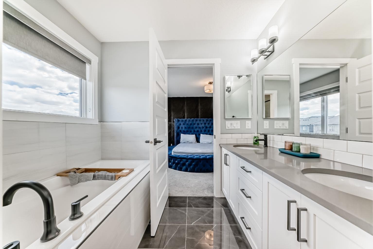 216 Homestead Grove NE