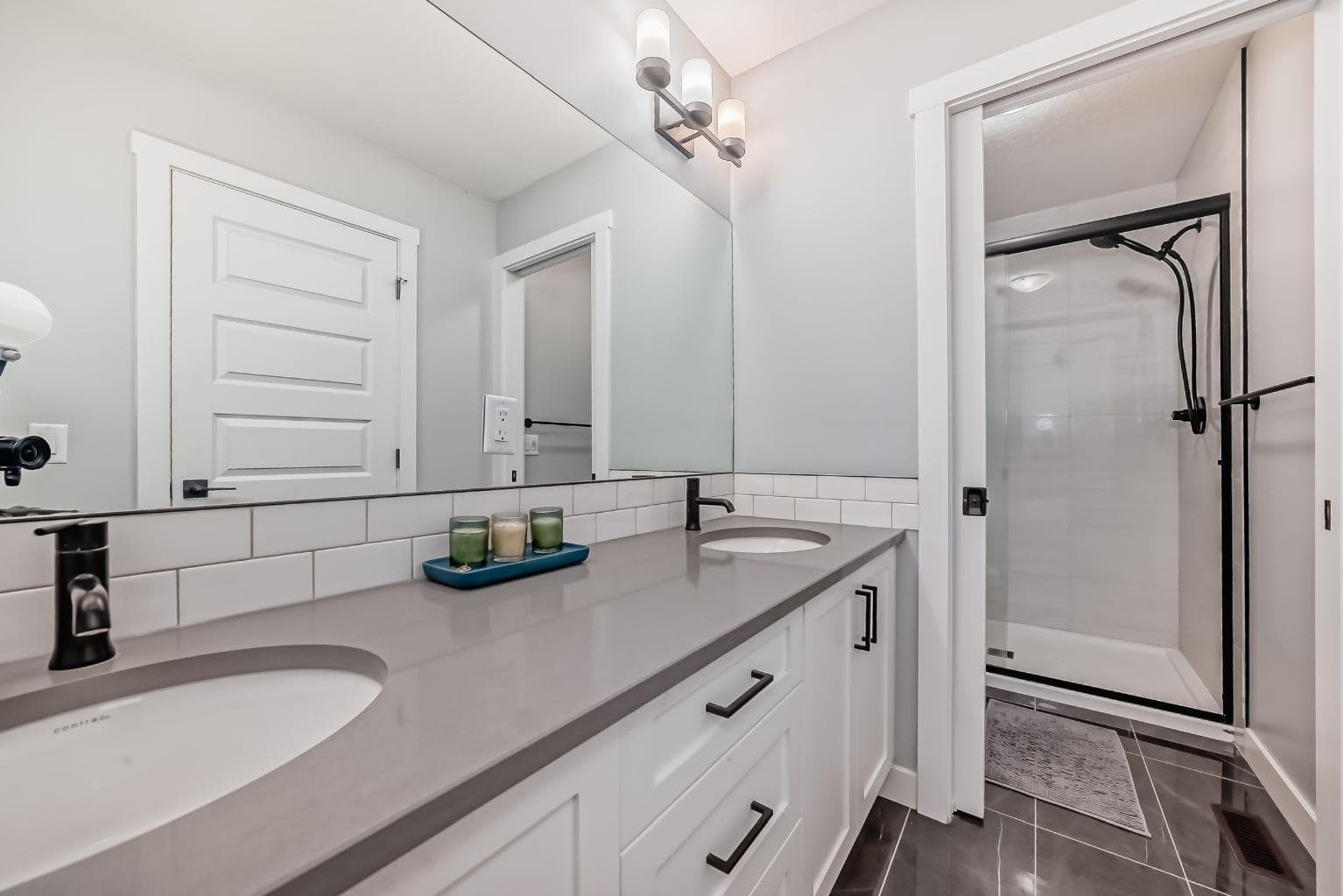 216 Homestead Grove NE