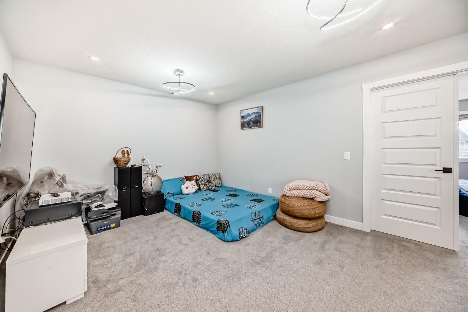 216 Homestead Grove NE