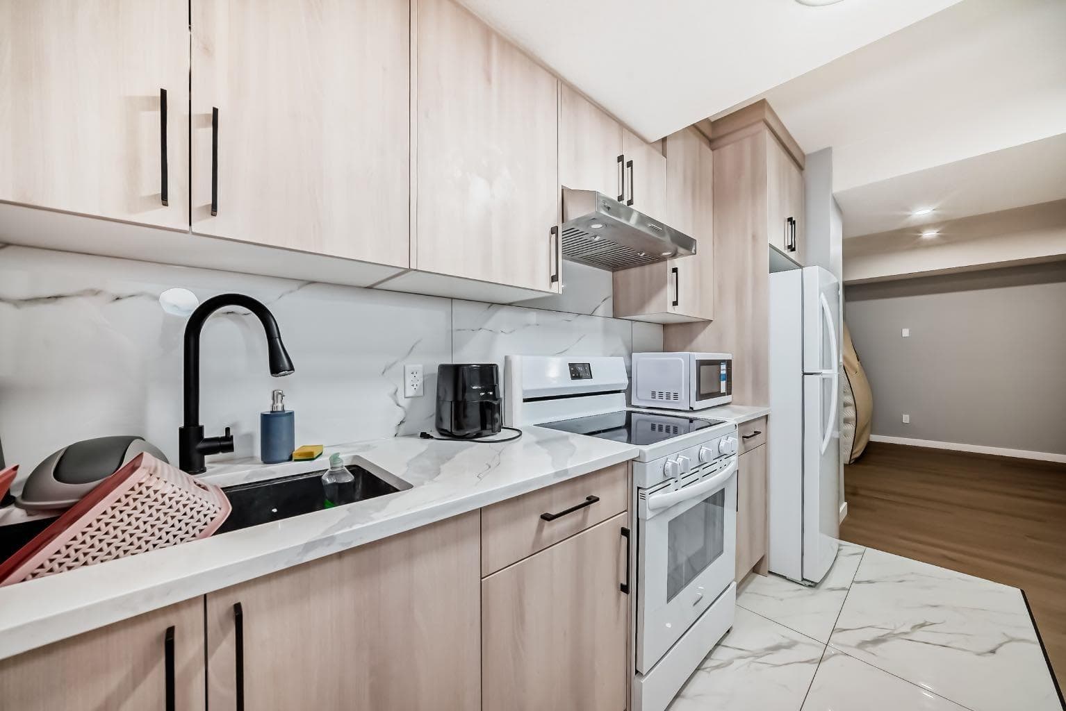 216 Homestead Grove NE