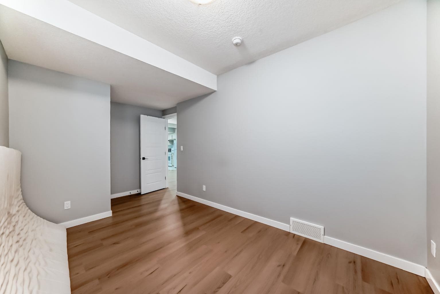 216 Homestead Grove NE