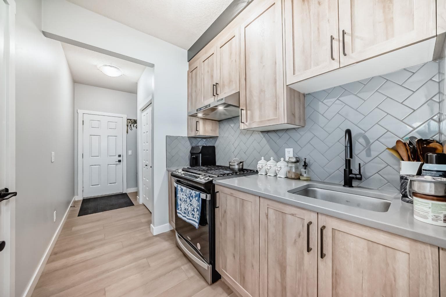 216 Homestead Grove NE