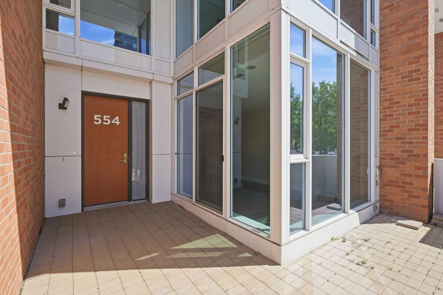 554 Riverfront Lane SE