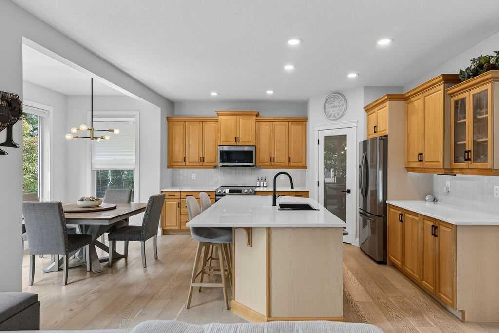 214 Cranleigh View SE
