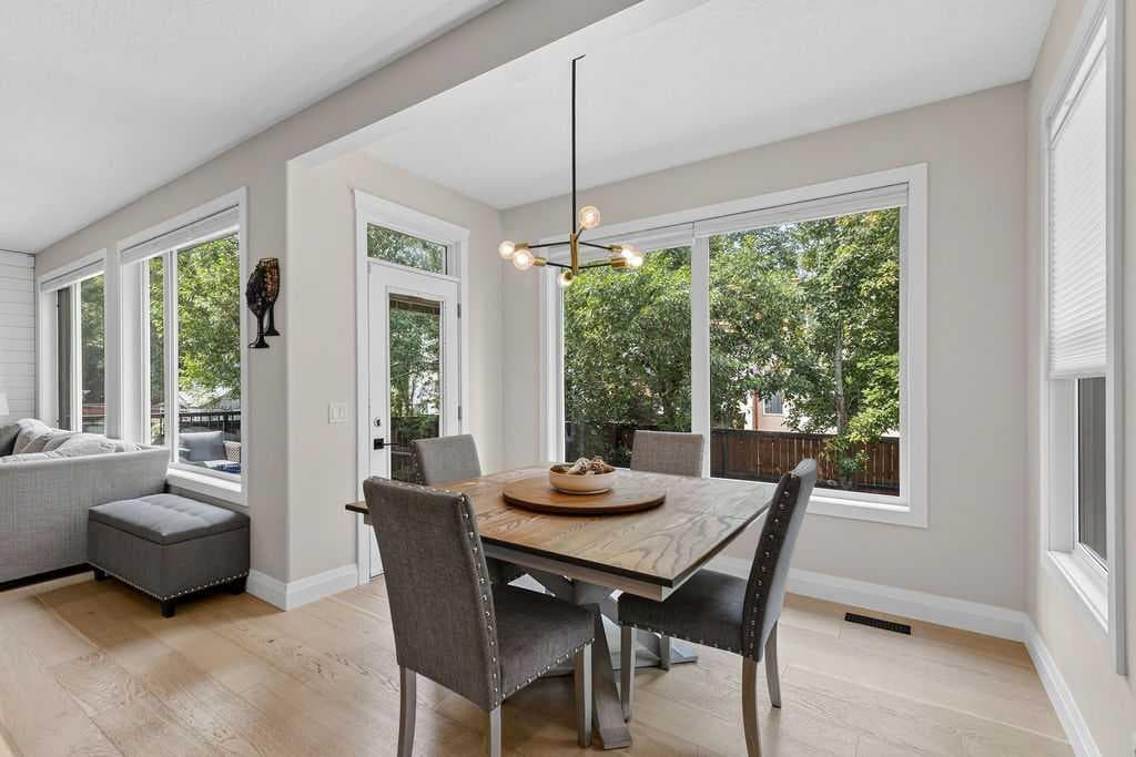214 Cranleigh View SE