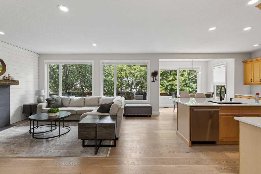 214 Cranleigh View SE