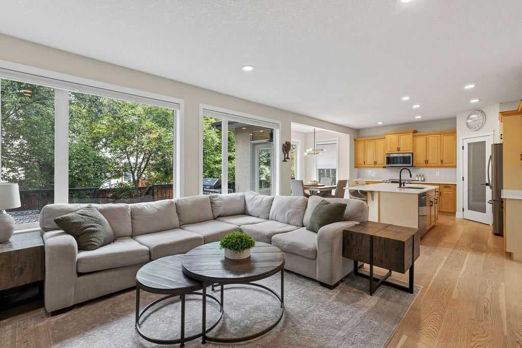 214 Cranleigh View SE