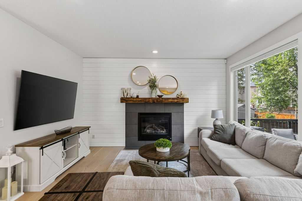 214 Cranleigh View SE
