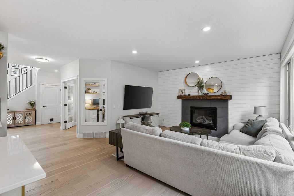 214 Cranleigh View SE