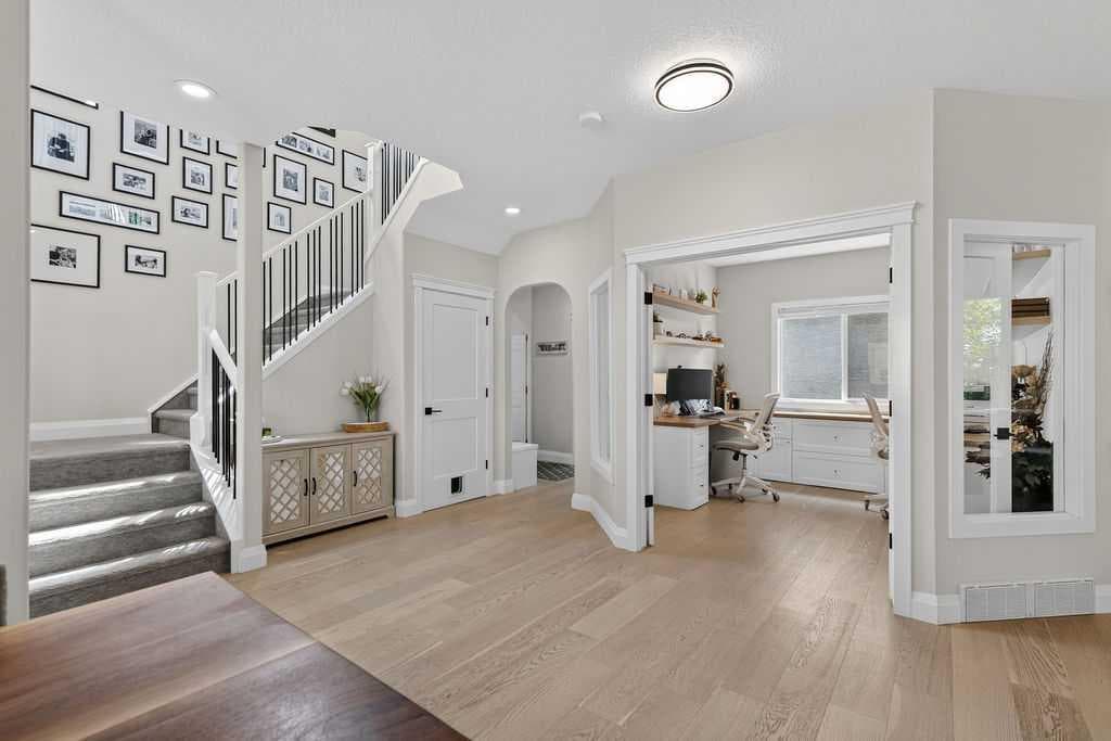214 Cranleigh View SE