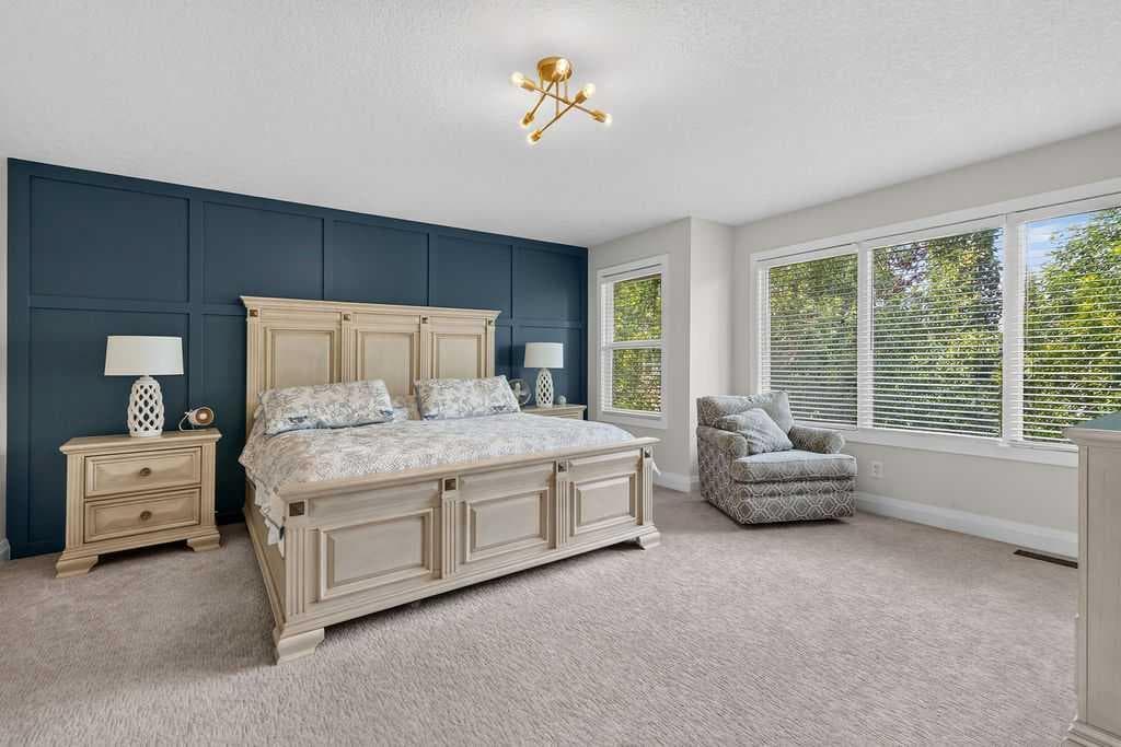 214 Cranleigh View SE