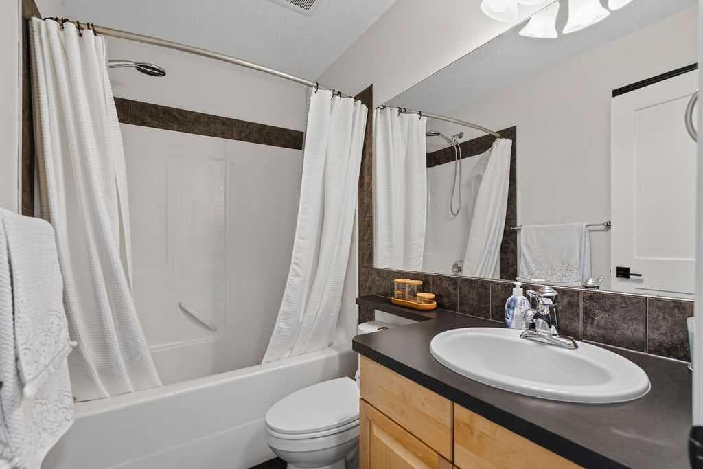 214 Cranleigh View SE