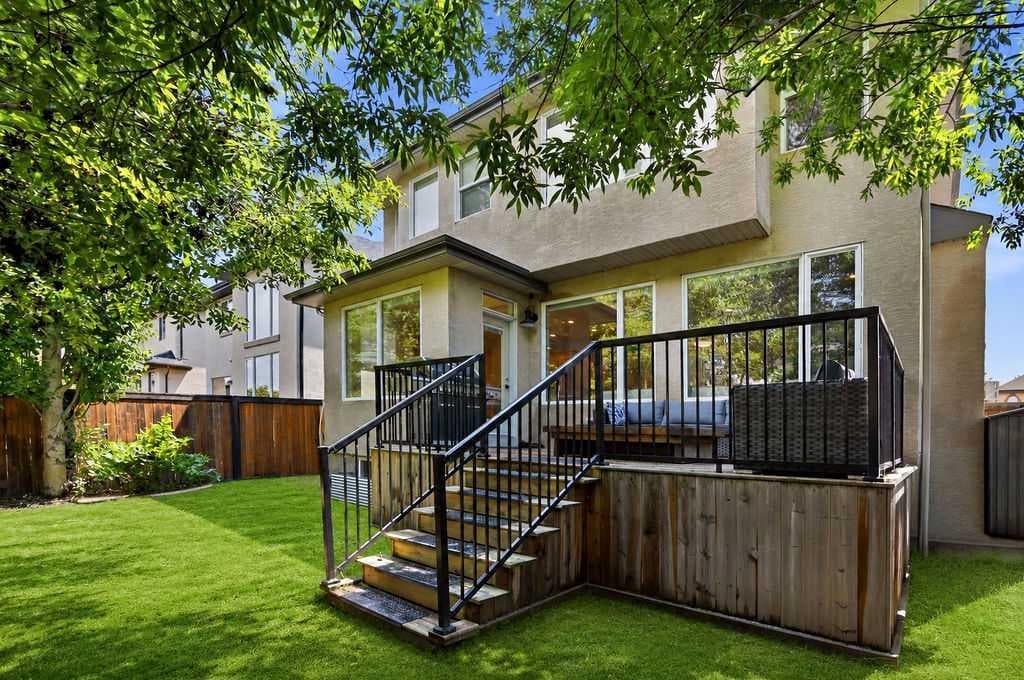 214 Cranleigh View SE