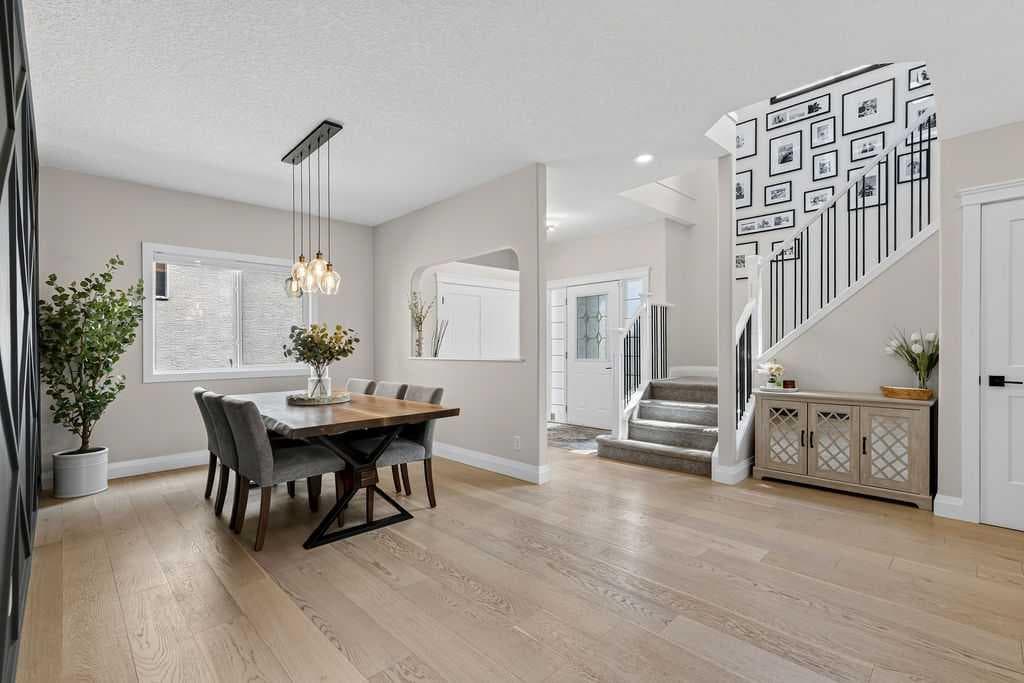 214 Cranleigh View SE