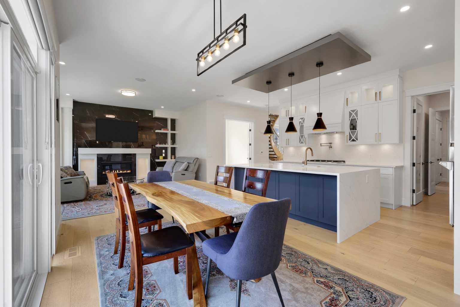 243 Coopers Cove SW