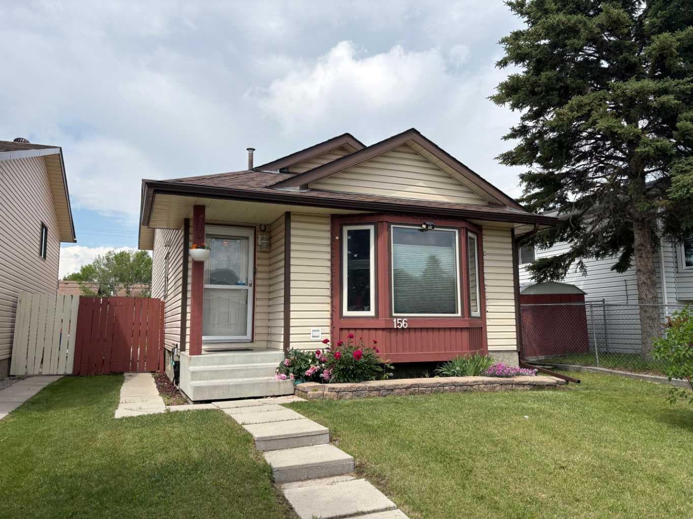 156 Falshire Close NE