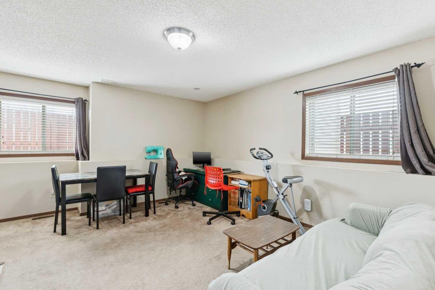 156 Falshire Close NE