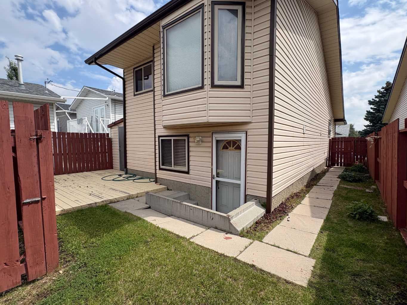 156 Falshire Close NE