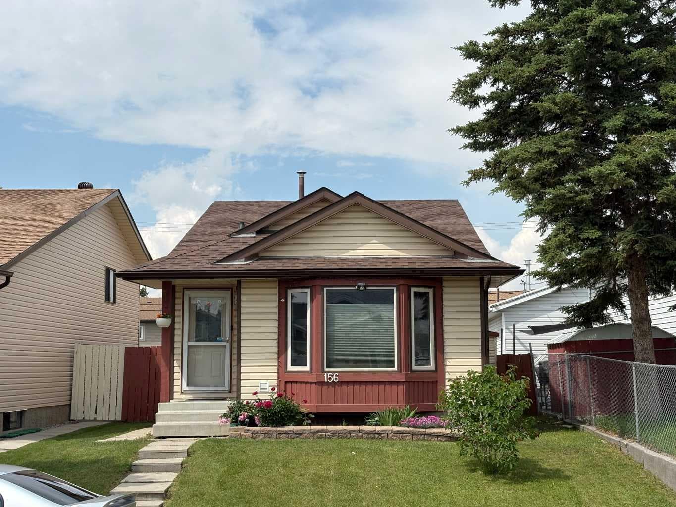 156 Falshire Close NE