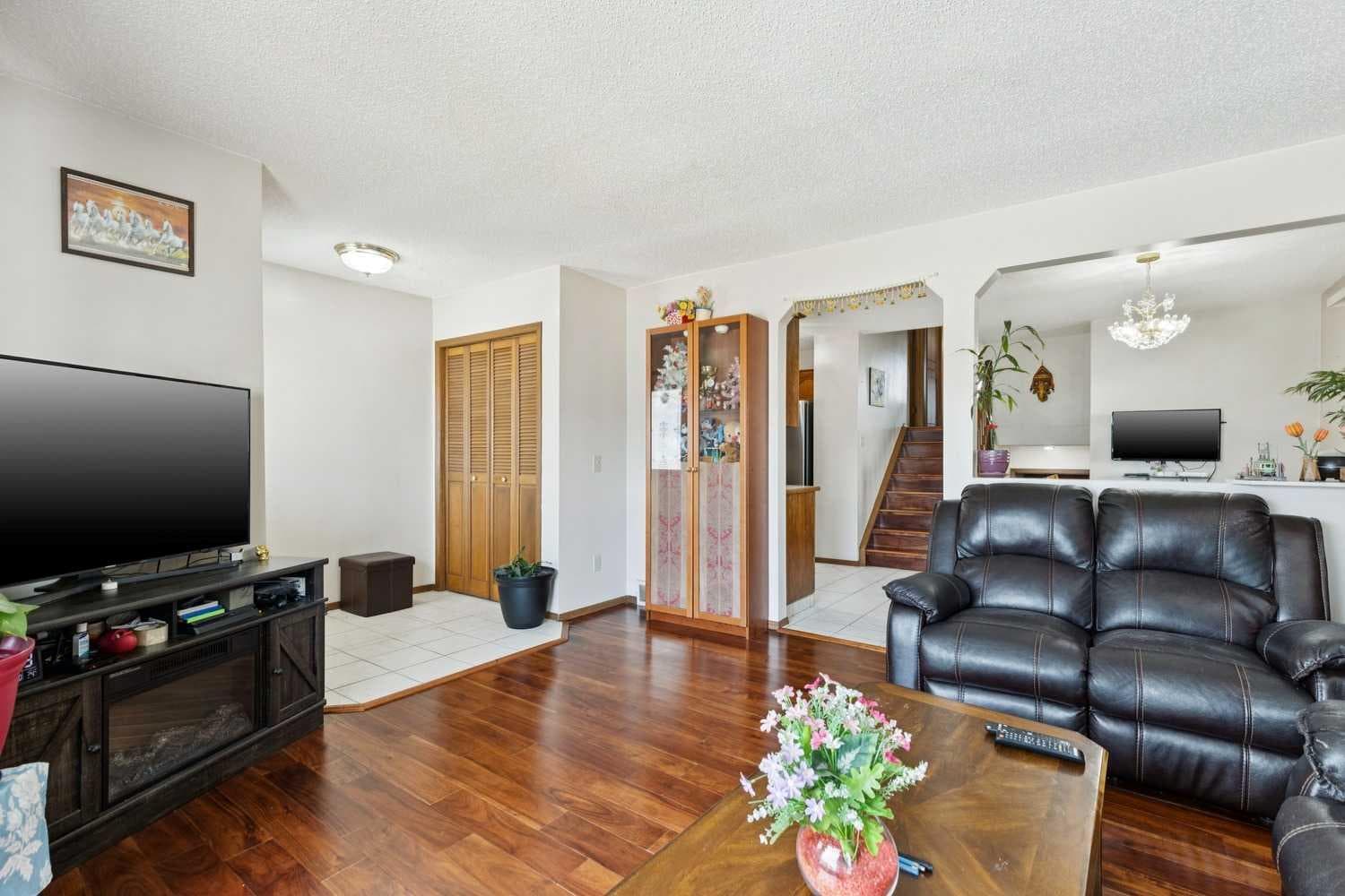156 Falshire Close NE