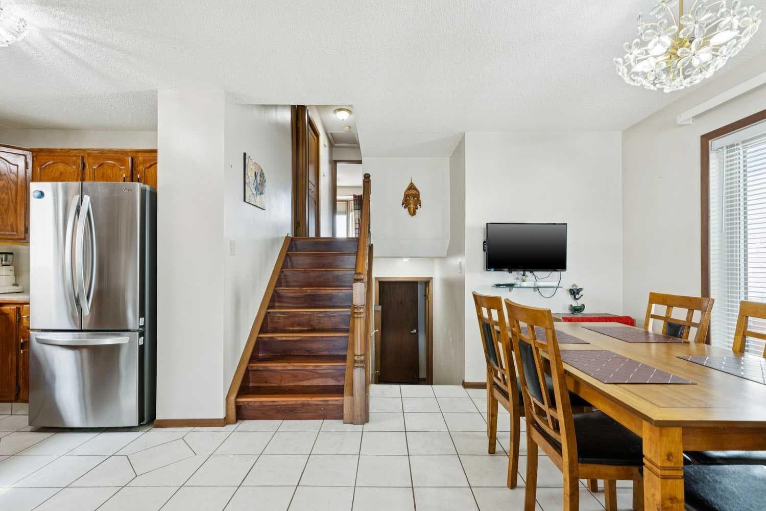 156 Falshire Close NE