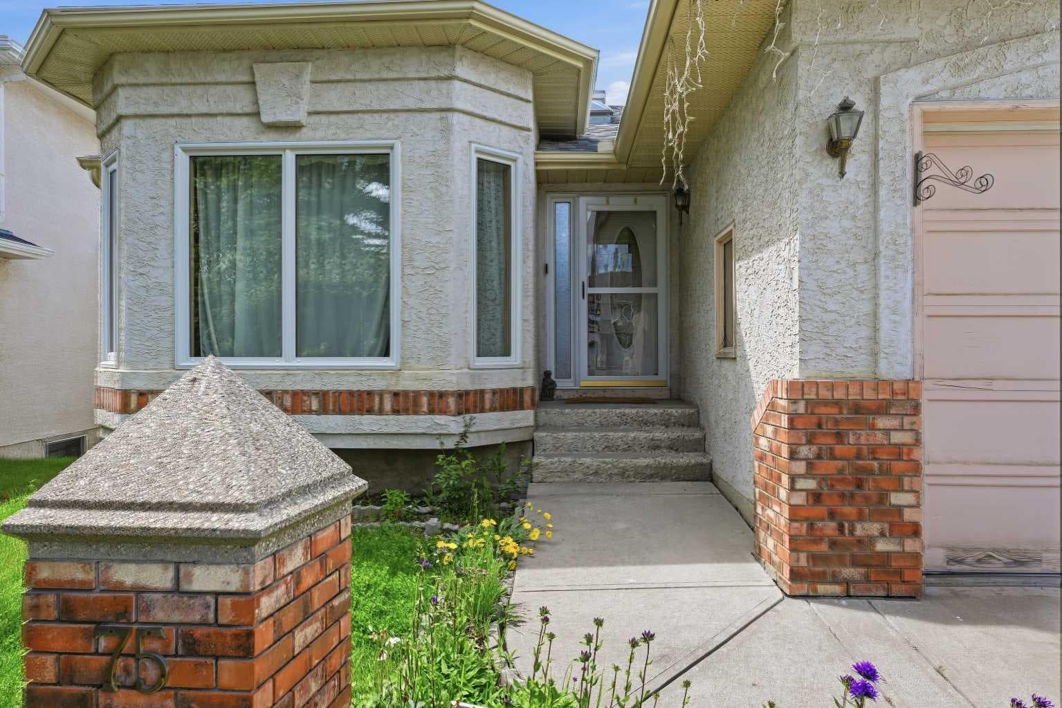 75 Arbour Ridge Way NW