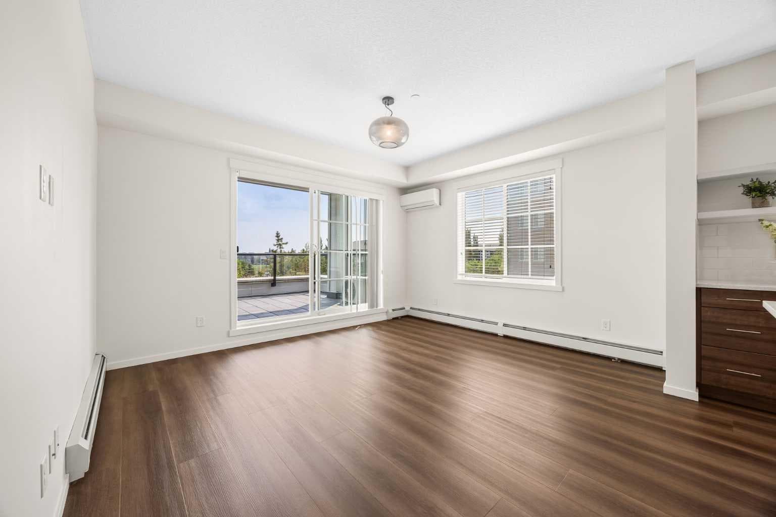 4220, 215 Legacy Boulevard SE