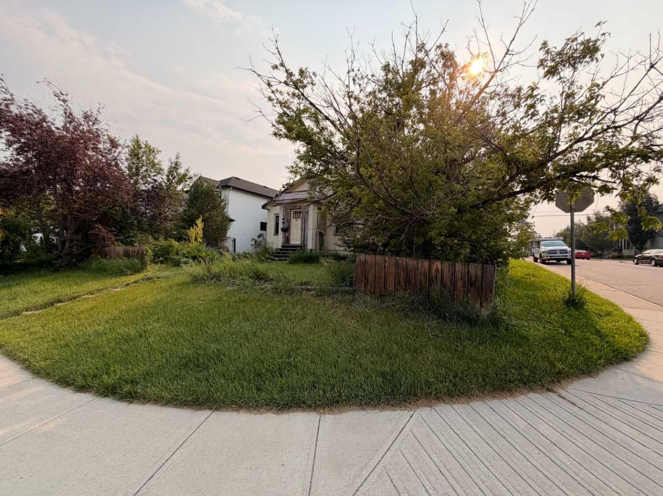 2401 26 Street SW