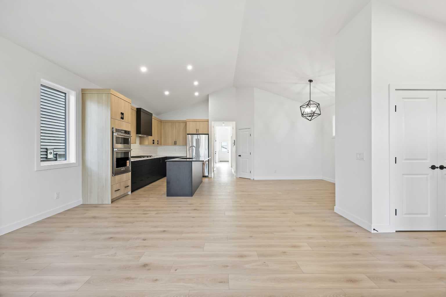 116 Mitchell Walk NW