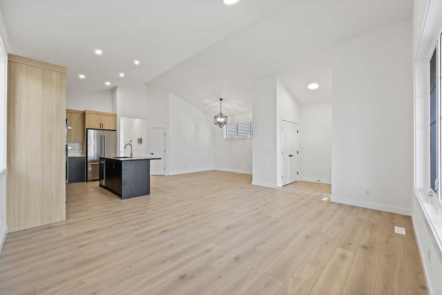 116 Mitchell Walk NW
