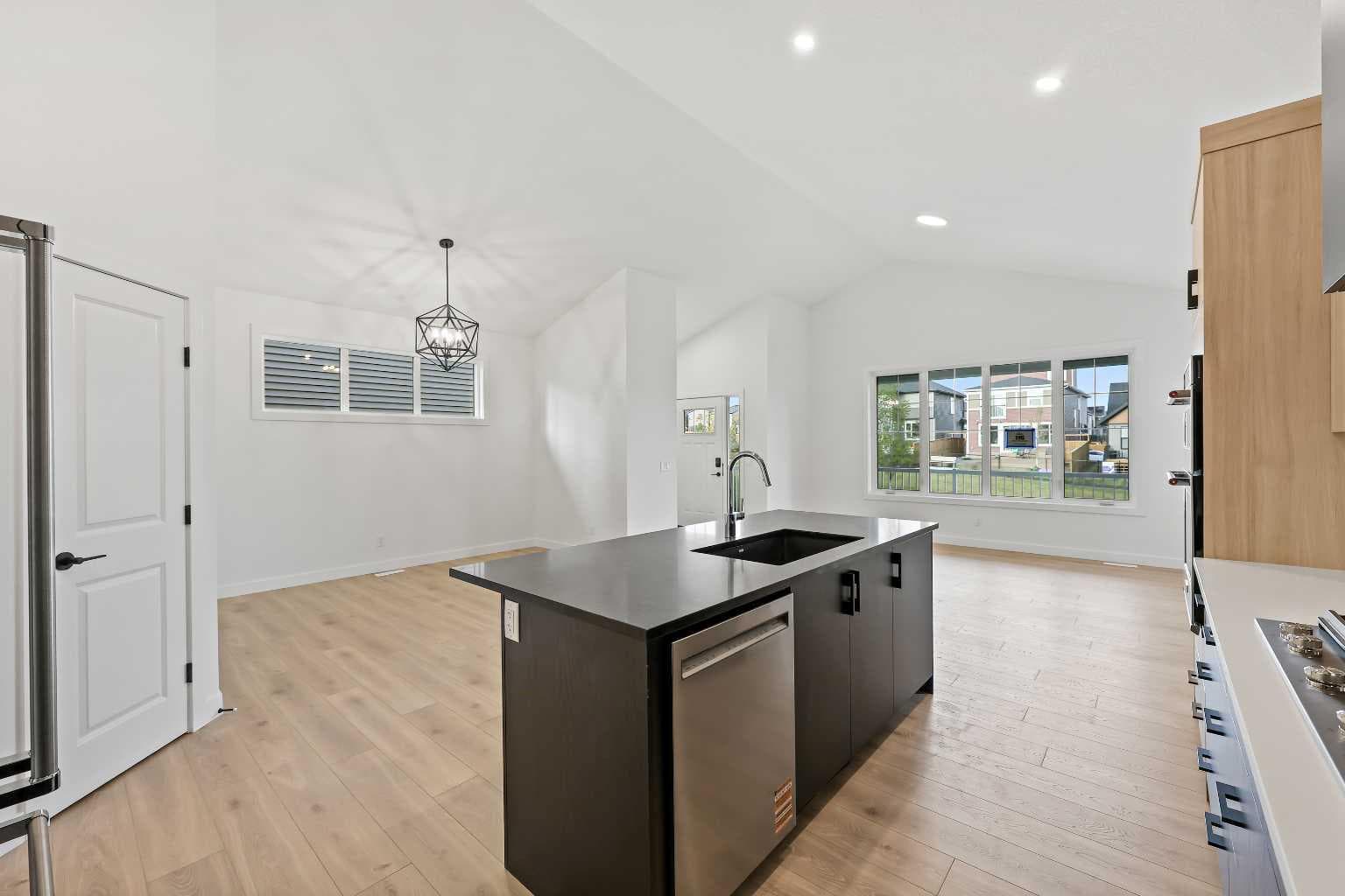 116 Mitchell Walk NW