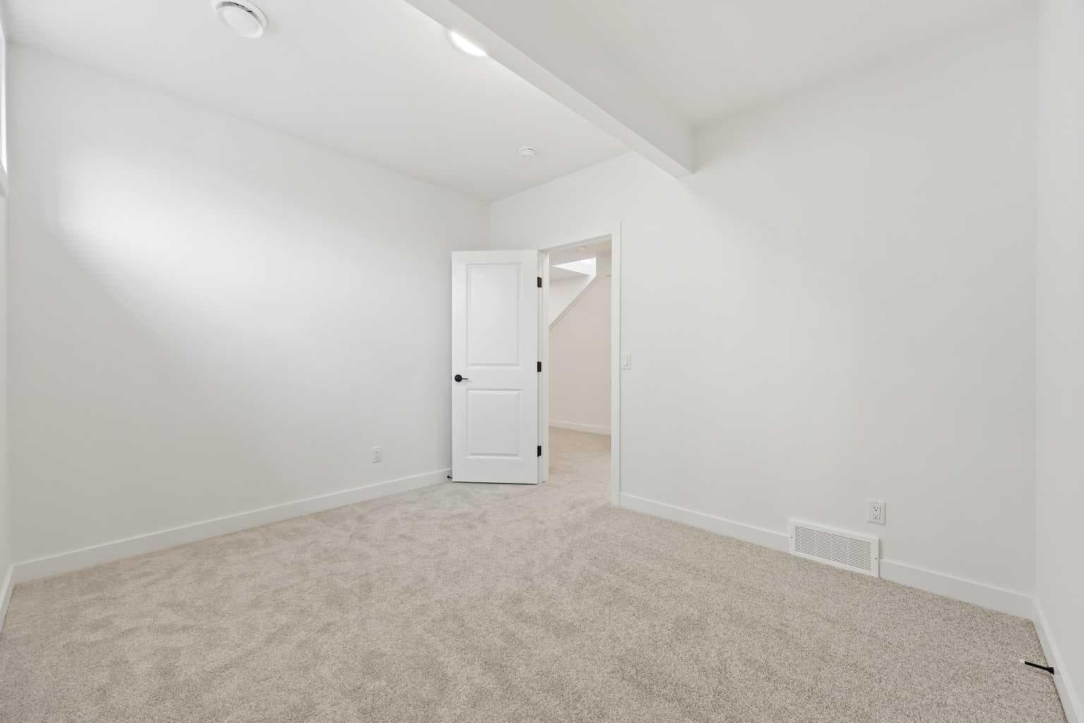 116 Mitchell Walk NW