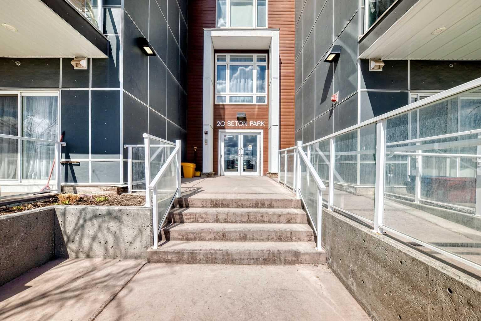 215, 20 Seton Park SE