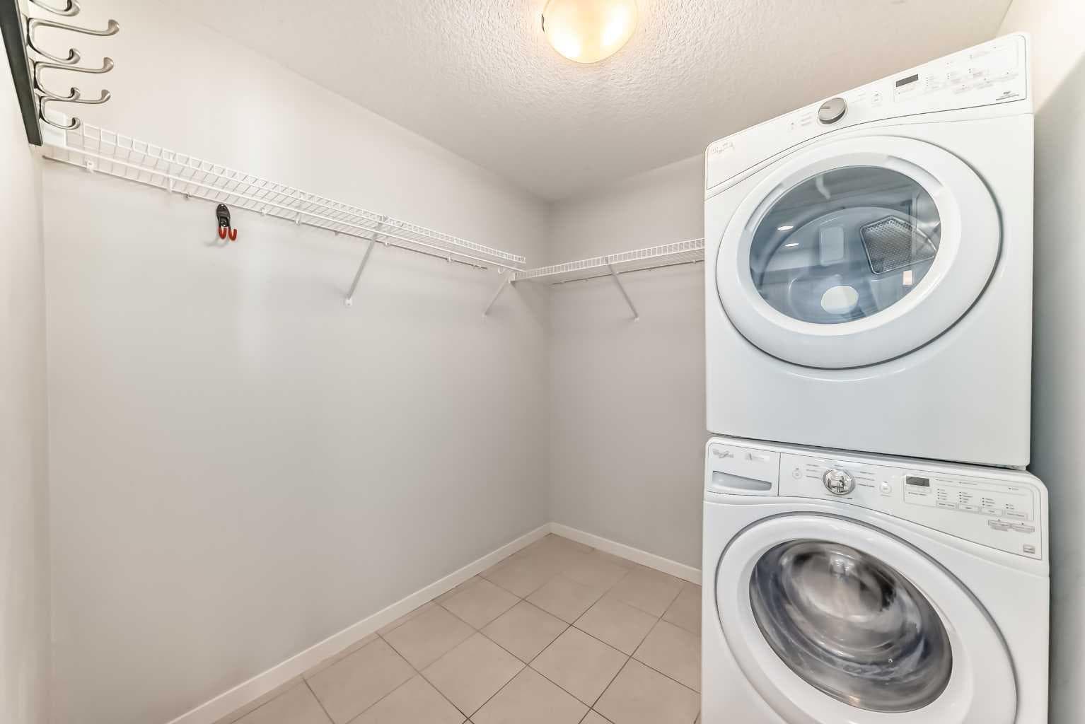 215, 20 Seton Park SE