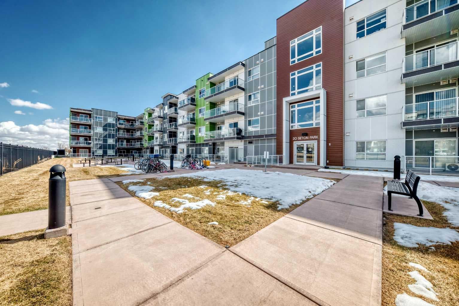215, 20 Seton Park SE