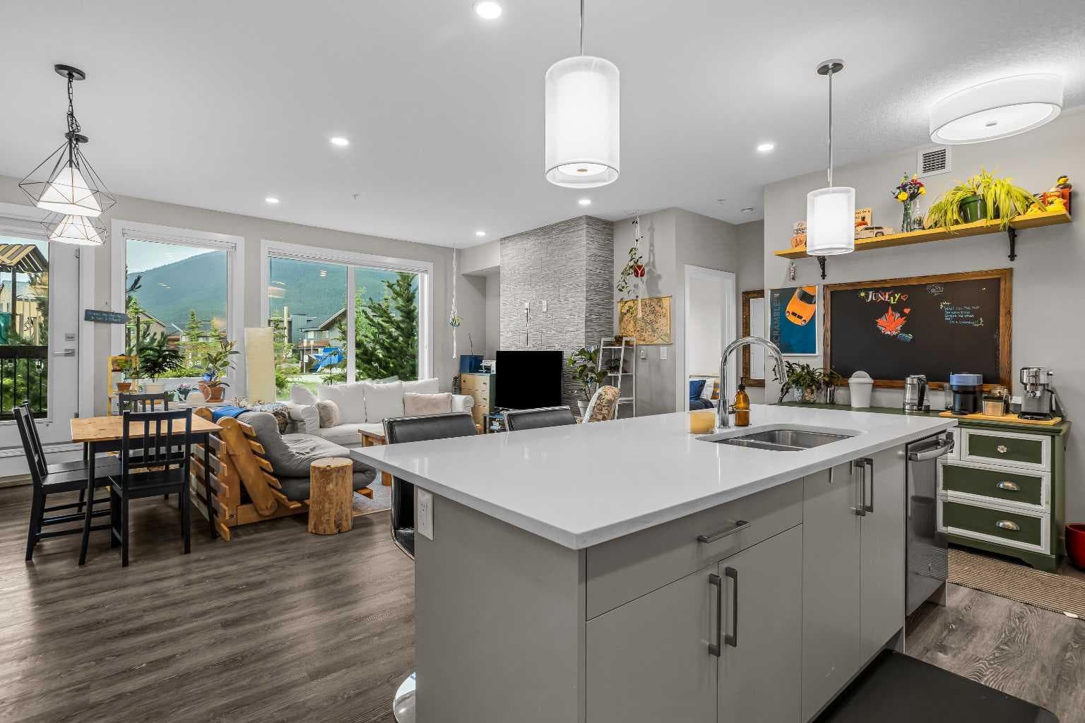 117, 106 Stewart Creek Rise 