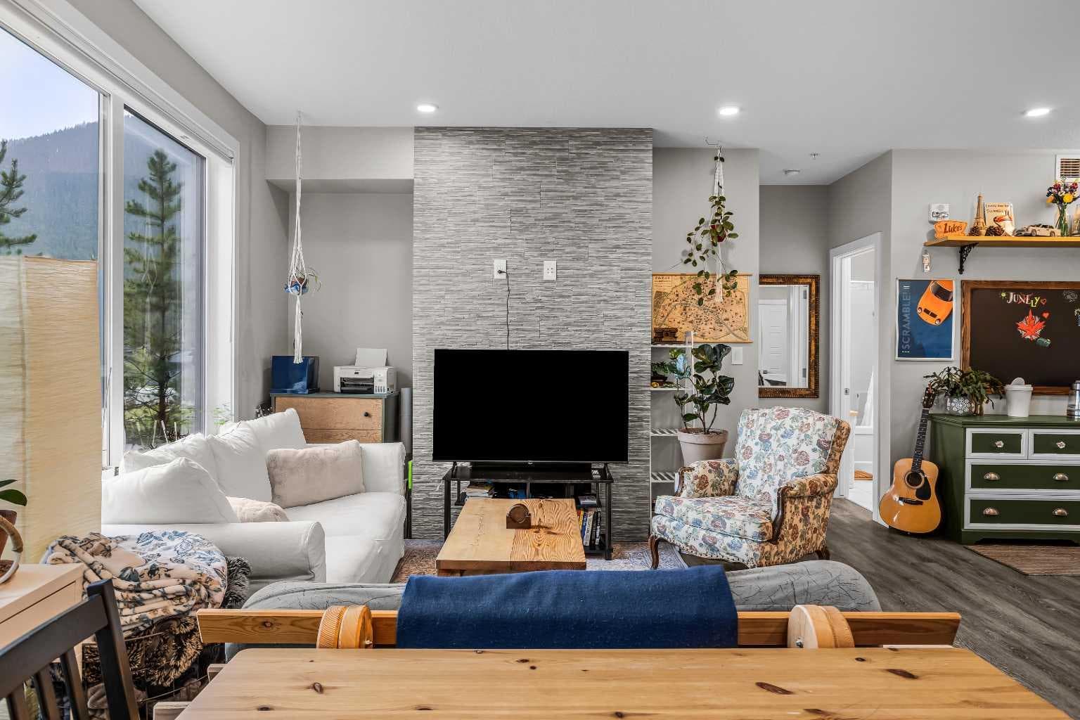 117, 106 Stewart Creek Rise 