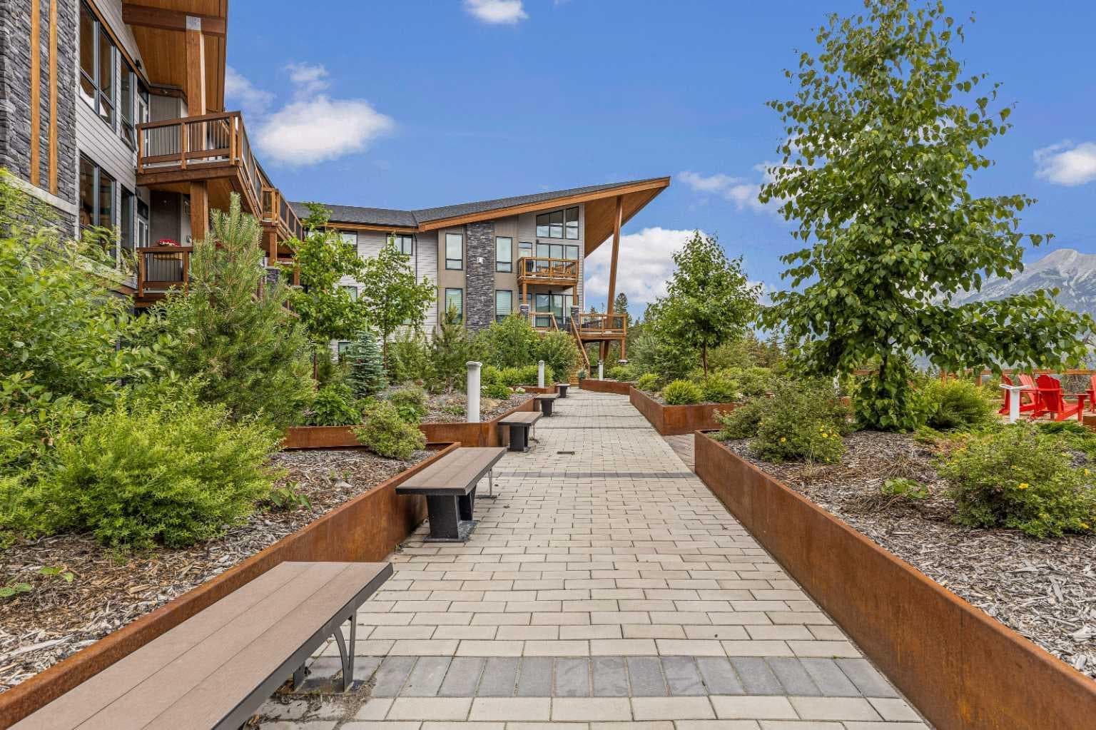 117, 106 Stewart Creek Rise 